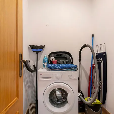 Cosy With Pool 2 דירה *