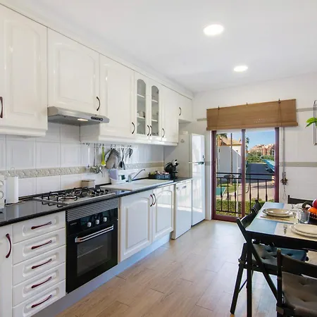 דירה Cosy With Pool 2