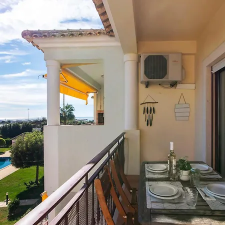 Cosy With Pool 2 דירה *