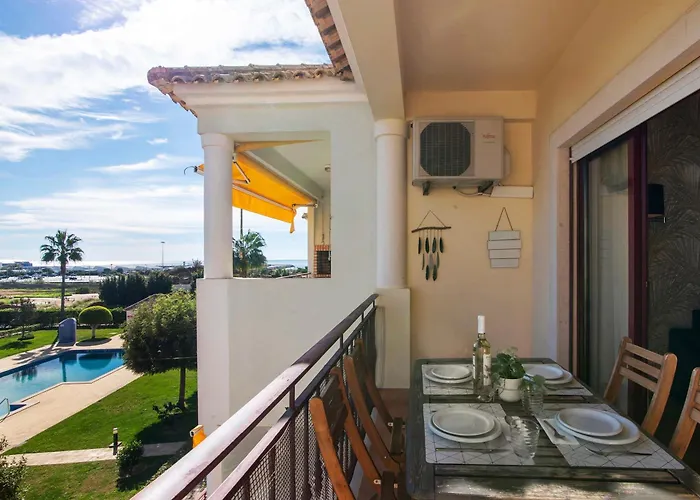 Cosy With Pool 2 Apartament *