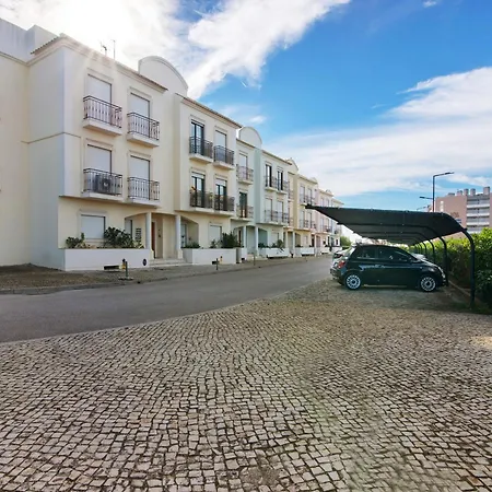 Cosy With Pool 2 Apartment