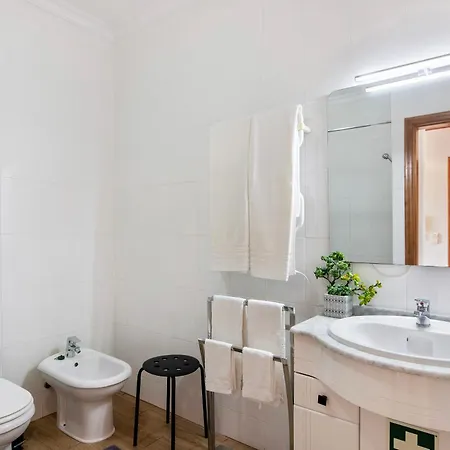 아파트 Cosy With Pool 2