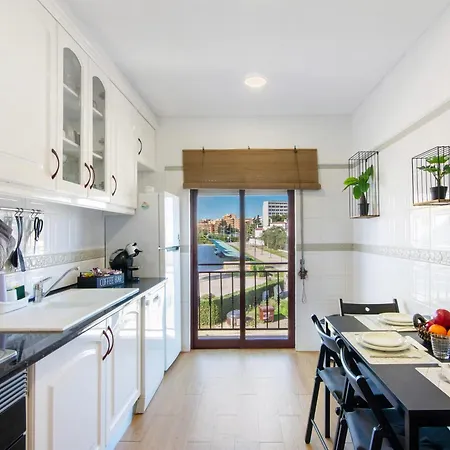 Cosy With Pool 2 아파트