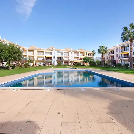 Apartment Cosy With Pool 2 *