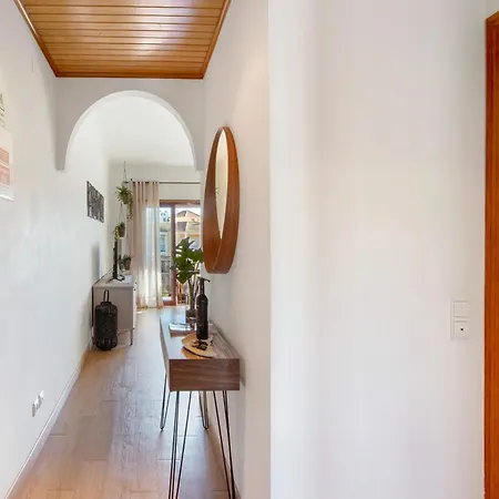 Cosy With Pool 2 Apartment