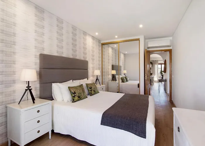 Διαμέρισμα Cosy With Pool 2 *