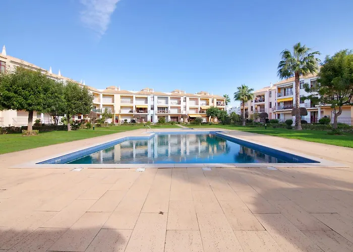 Διαμέρισμα Cosy With Pool 2 *